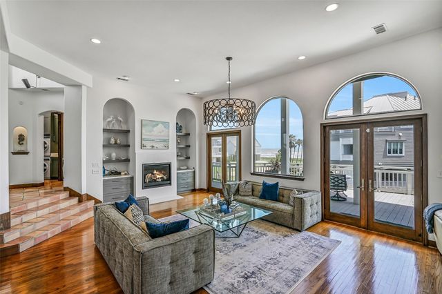 4206 Turks Point, Galveston, TX 77554