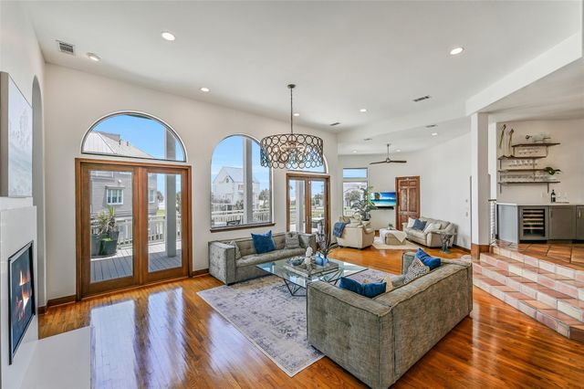 4206 Turks Point, Galveston, TX 77554