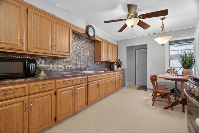 152 Riverview Drive, Ottawa, IL 61350