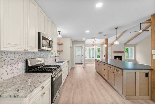 566 Beauregard Drive, Conroe, TX 77302