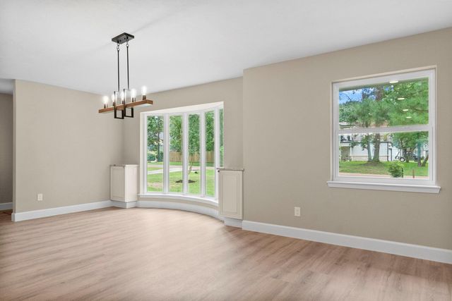 566 Beauregard Drive, Conroe, TX 77302