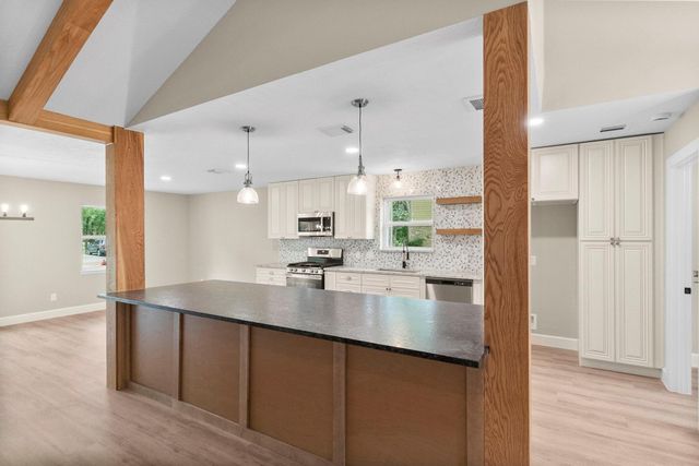 566 Beauregard Drive, Conroe, TX 77302