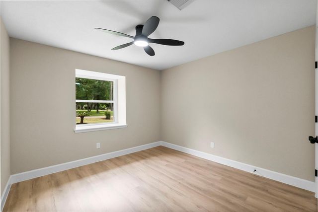 566 Beauregard Drive, Conroe, TX 77302