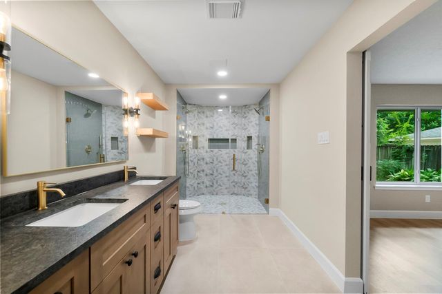 566 Beauregard Drive, Conroe, TX 77302