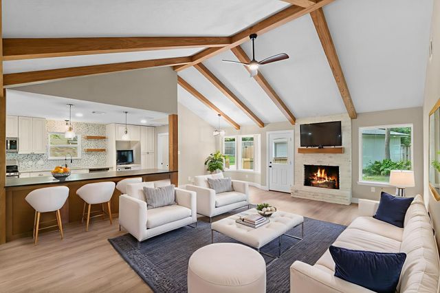 566 Beauregard Drive, Conroe, TX 77302