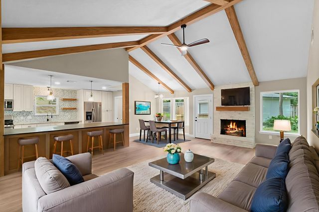 566 Beauregard Drive, Conroe, TX 77302