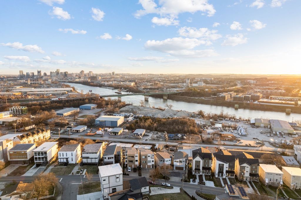 118B Fern Ave, Nashville, TN 37207