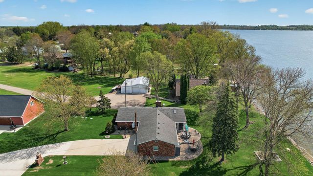 5024 Cannon Lake Trail, Faribault, MN 55021