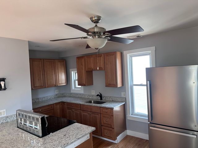48 Hastings St 2, Lowell, MA 01851
