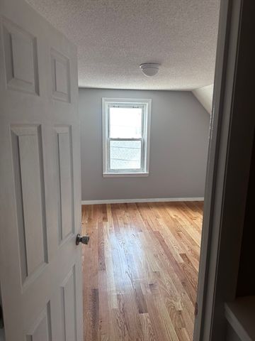 48 Hastings St 2, Lowell, MA 01851