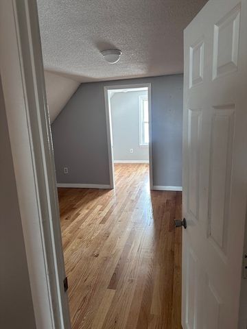 48 Hastings St 2, Lowell, MA 01851