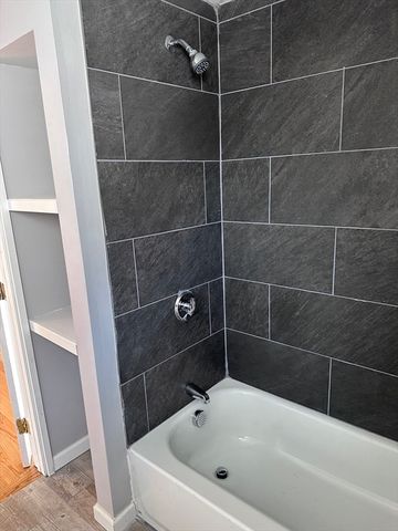 48 Hastings St 2, Lowell, MA 01851