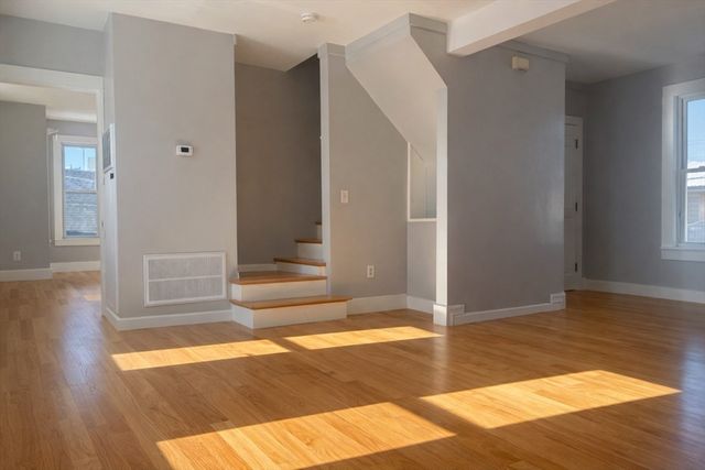 48 Hastings St 2, Lowell, MA 01851