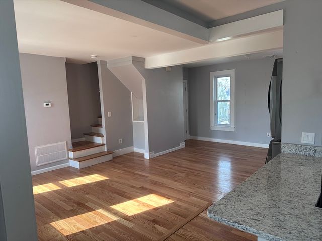 48 Hastings St 2, Lowell, MA 01851