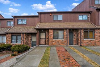 31 Stonegate Drive, Staten Island, NY 10304