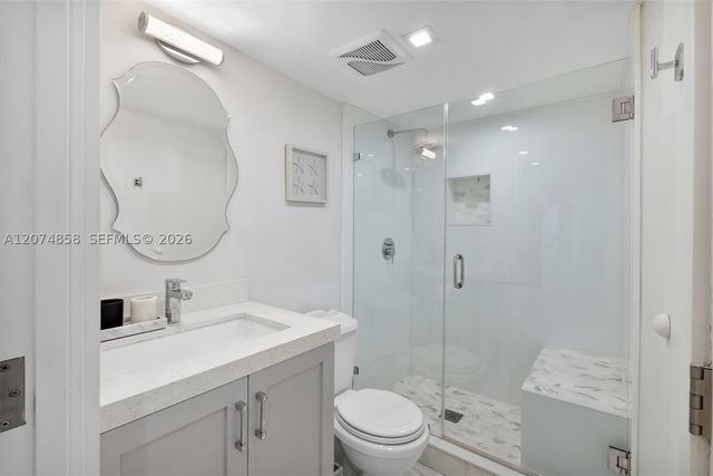 5555 Collins Ave 16B, Miami Beach, FL 33140