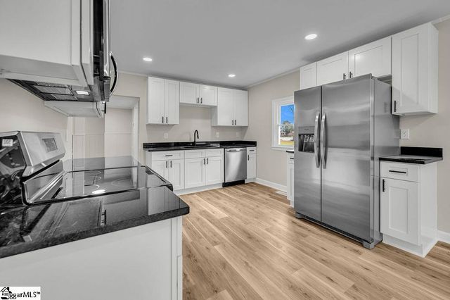 410 E South 3rd Street, Seneca, SC 29678