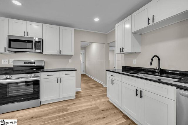 410 E South 3rd Street, Seneca, SC 29678