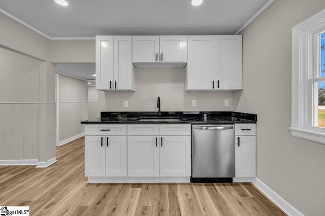 410 E South 3rd Street, Seneca, SC 29678