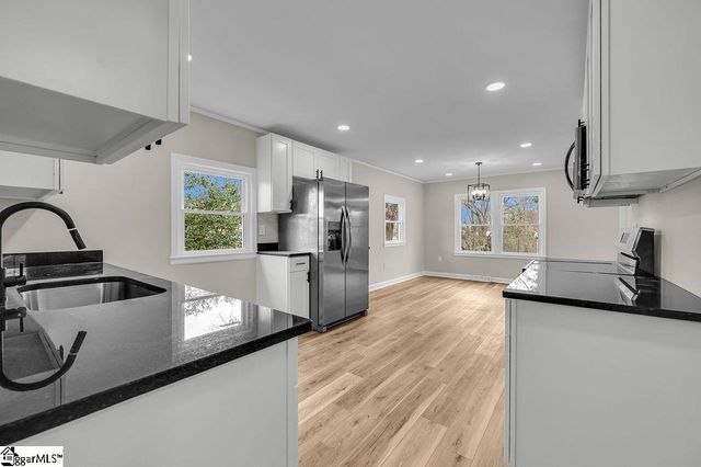 410 E South 3rd Street, Seneca, SC 29678