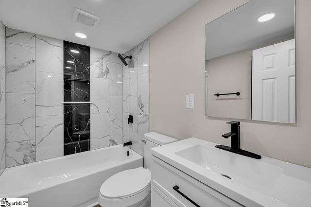 410 E South 3rd Street, Seneca, SC 29678