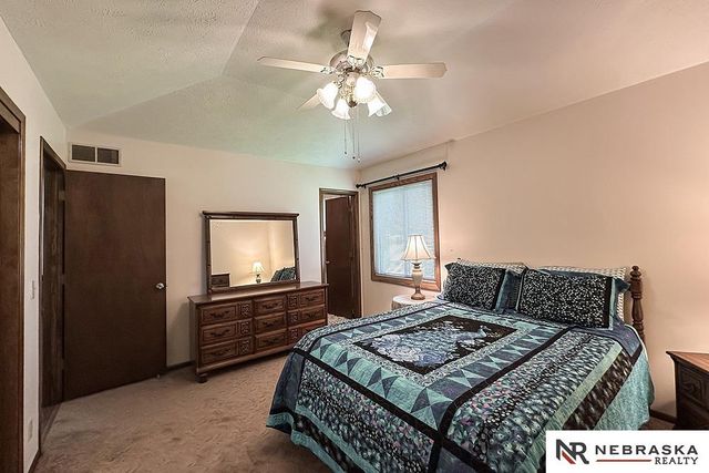 6612 S 88th Street, Ralston, NE 68127