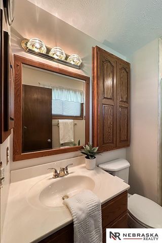 6612 S 88th Street, Ralston, NE 68127