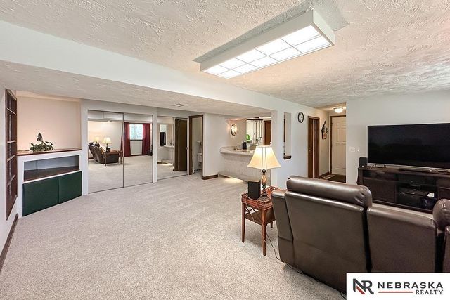 6612 S 88th Street, Ralston, NE 68127