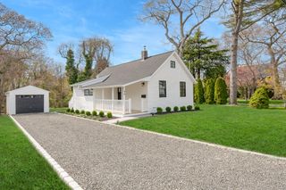 88 Cliff Avenue, Sayville, NY 11782