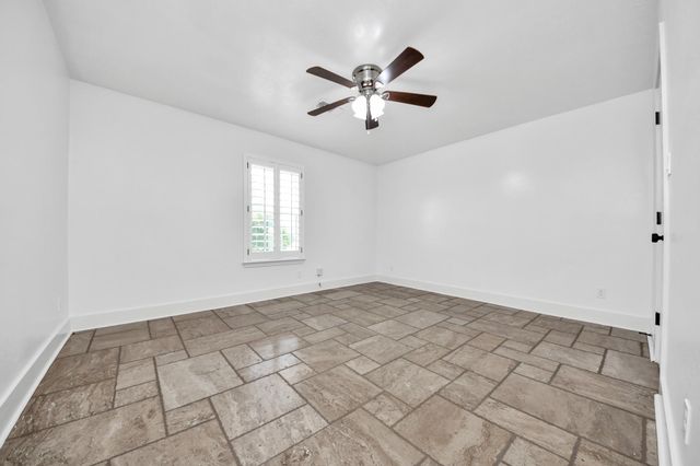 4631 Mi Castillo Court, Houston, TX 77045