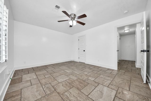 4631 Mi Castillo Court, Houston, TX 77045