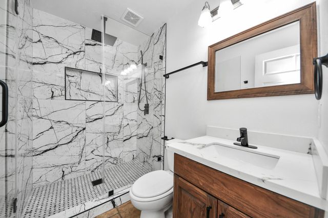 4631 Mi Castillo Court, Houston, TX 77045