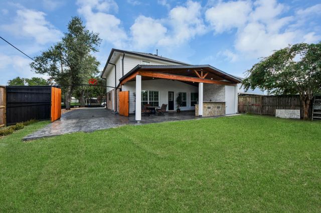4631 Mi Castillo Court, Houston, TX 77045