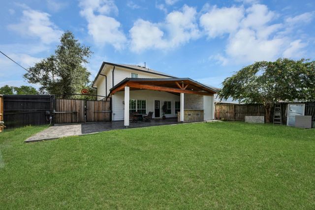 4631 Mi Castillo Court, Houston, TX 77045