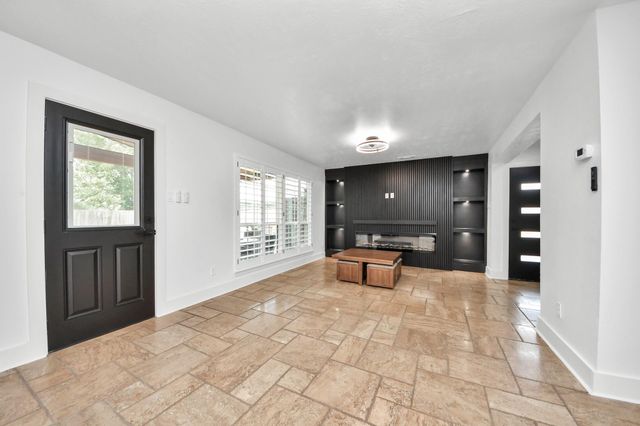 4631 Mi Castillo Court, Houston, TX 77045