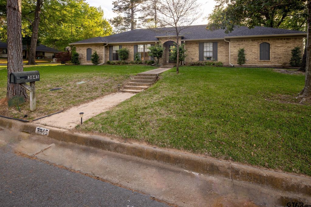 3845 Lexington Dr., Tyler, TX 75701
