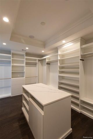 556 Barrington Court, Bloomfield Hills, MI 48304