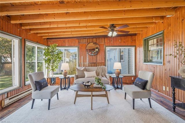 122 Michaels Woods DR, Hampton, VA 23666