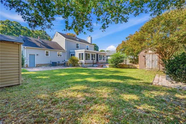 122 Michaels Woods DR, Hampton, VA 23666