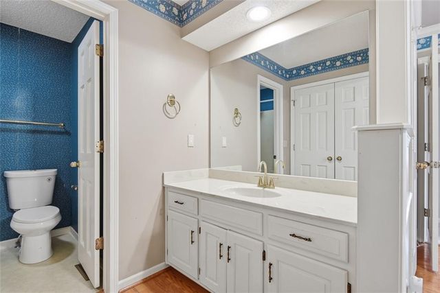 2123 NW 8th Street, Blue Springs, MO 64015