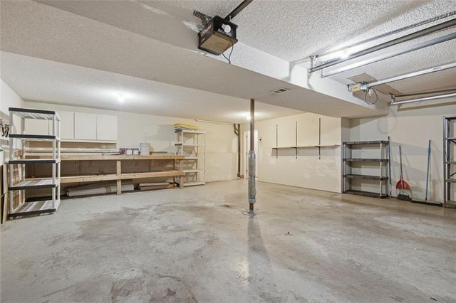 2123 NW 8th Street, Blue Springs, MO 64015