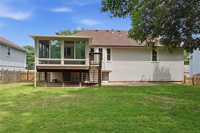 2123 NW 8th Street, Blue Springs, MO 64015