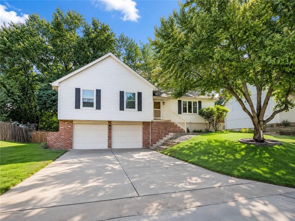 2123 NW 8th Street, Blue Springs, MO 64015