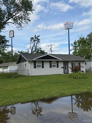 13 Lazarcheff Drive, Cahokia, IL 62206