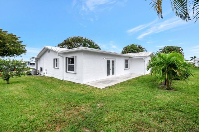 1902 SW 22nd Avenue, Boynton Beach, FL 33426