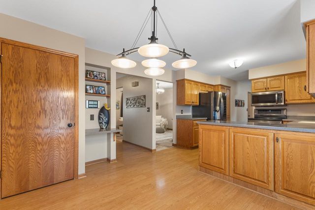 1905 Cliff Alex COURT N, Waukesha, WI 53189
