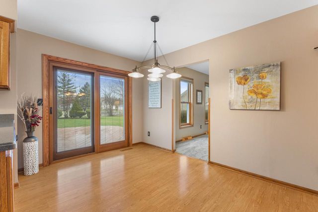 1905 Cliff Alex COURT N, Waukesha, WI 53189