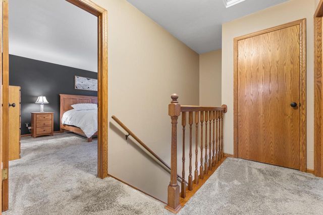 1905 Cliff Alex COURT N, Waukesha, WI 53189