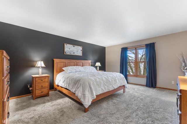 1905 Cliff Alex COURT N, Waukesha, WI 53189