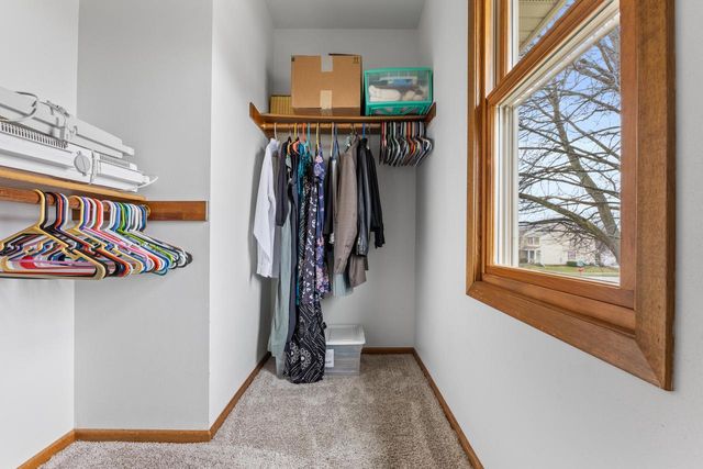 1905 Cliff Alex COURT N, Waukesha, WI 53189
